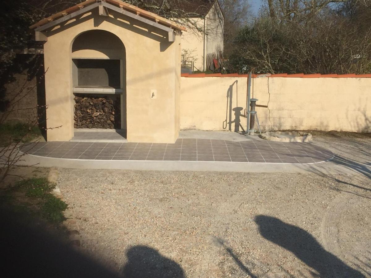 Superbe Gite A La Campagne Dans Le Bordelais Saint-Vivien-de-Blaye Bagian luar foto